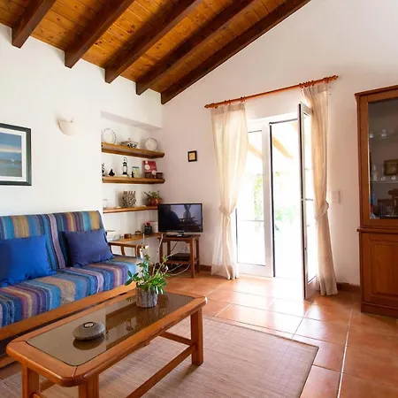 Casinha Almares Holiday home