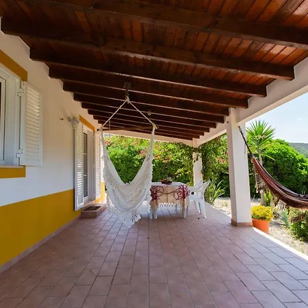 Holiday home Casinha Almares *