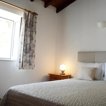 Casinha Almares Holiday home *